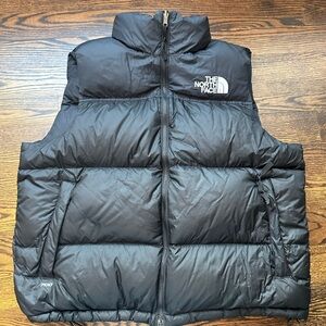 NWOT UNISEX North Face Black Puffer Vest